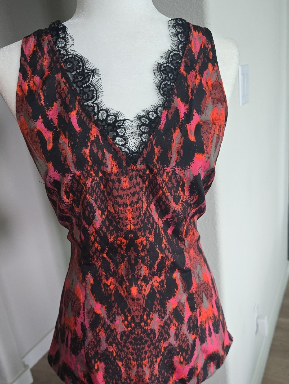 Lace Trim V-Neck Animal Print Tank - Black, Red & Pink